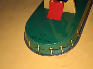 Noria de hojalata a cuerda