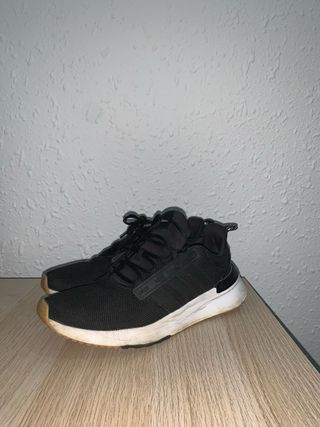 Zapatillas Adidas Negras y Marrones