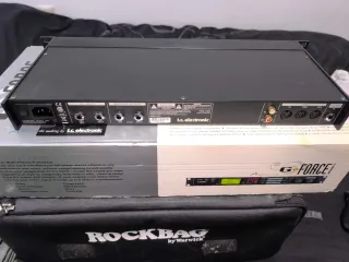 T.C. Electronic G-Force Procesador Multi-Efectos