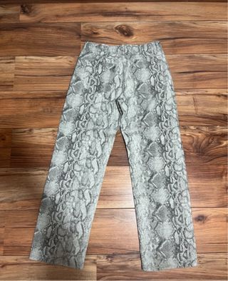 Pantalones estampados serpiente
