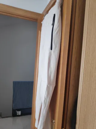 Pantalón chándal Nike beige talla S