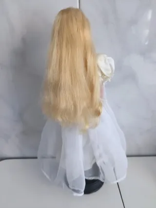 Barbie in abito da sposa