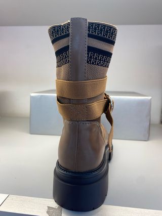 Bota calcetín camel con tiras