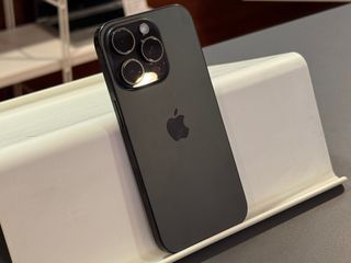 iPhone 16 Pro REESTRENO - GARANTIA