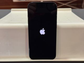 iPhone 16 Pro REESTRENO - GARANTIA