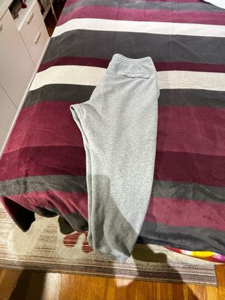Pantalón chándal Nike gris