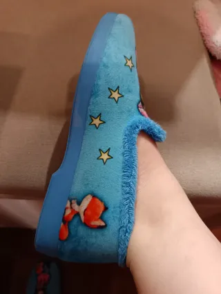 Zapatillas niña T.33 nuevas