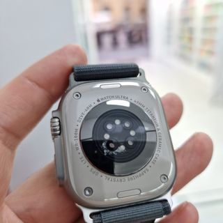 Apple Watch Ultra 49mm Gris/Plata con Caja y Carga