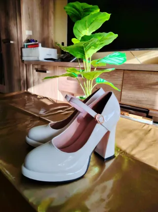 Zapatos blanco Charol