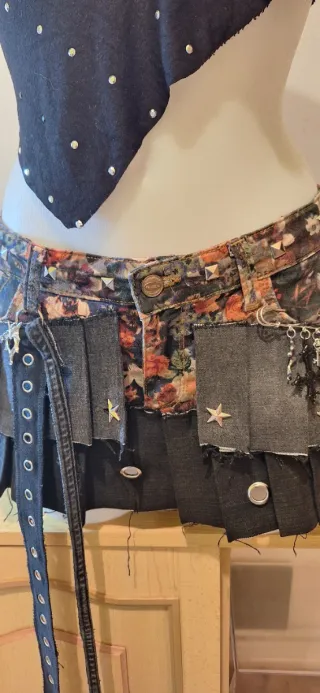 Falda punk callejera multicolor