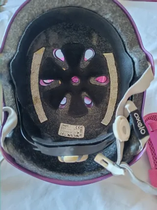 Casco y protecciones infantiles morado