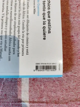 Libro"La chica que patina y el tonto que la quiere