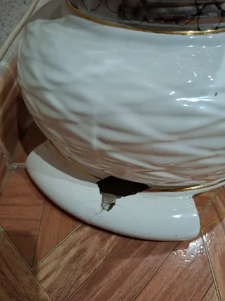 Columna decorativa con jarrón