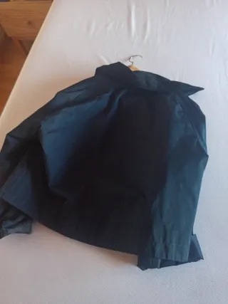 Chaqueta Pull&Bear azul corta