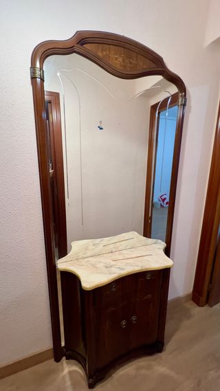 Mueble recibidor espejo y mármol