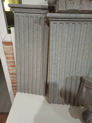 3 Columnas con Capitel