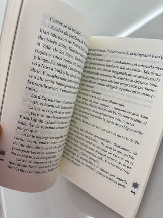 Bajo la arena de Egipto: El misterio de Tutanka...