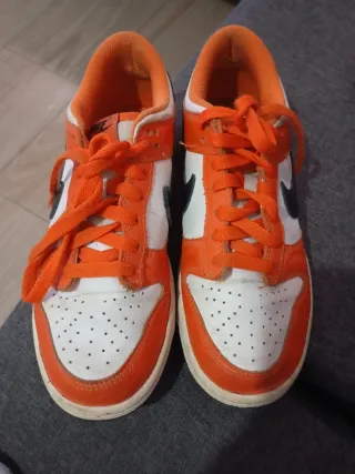 Zapatillas Nike Naranja y Blanco