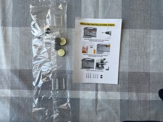 Portarollos efecto madera de metal. Sin estrenar.