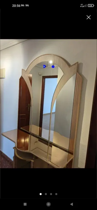 Mueble de entrada con espejo