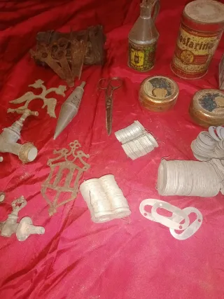 Lote objetos hojalata y bronce antiguos