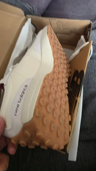 New Balance 327 Beige/Vino Talla 45 Nuevas