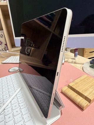 iPad Pro + Apple Pencil + Teclado Blanco