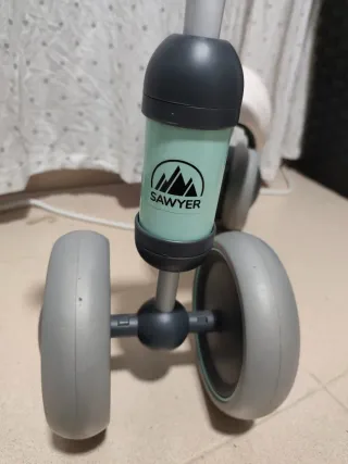 Bicicleta triciclo Sawyer para bebé