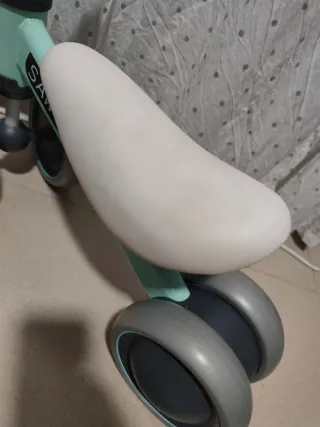 Bicicleta triciclo Sawyer para bebé