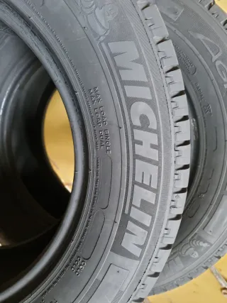 Vendo 2 Neumáticos Furgoneta Buen Estado