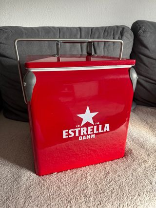 Geleira Metálica da Estrella Damm (Vermelha)
