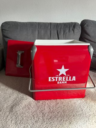 Geleira Metálica da Estrella Damm (Vermelha)