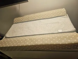 Cambiador de bebé con funda