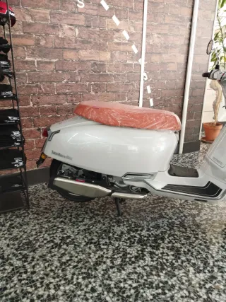 Lambretta G350 Scooter