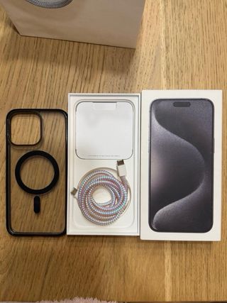 iPhone 15 Pro Max negro + Funda