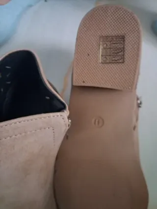 Botines Beige con Diseño Calado