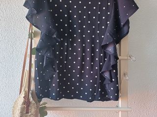 Blusa azul marino topitos blancos Sfera Nueva