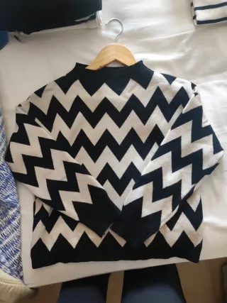 Jersey de punto zigzag blanco y negro