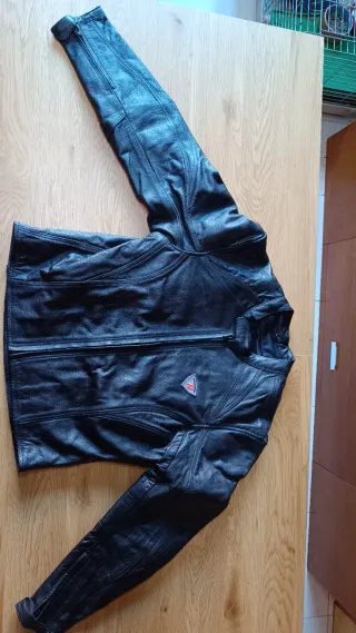 Chaqueta de cuero moto carretera Talla M.