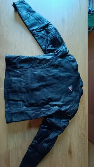 Chaqueta de cuero moto carretera Talla M.