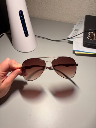 Gafas de sol aviador doradas y marrones