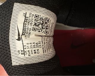 Nike Bambas Negras y Rojas