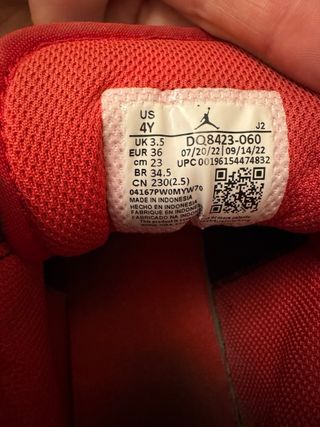 Nike Bambas Negras y Rojas