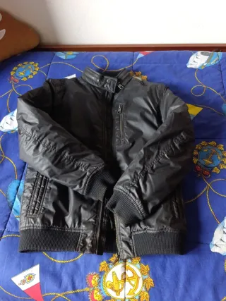 Cazadora impermeable moderna talla 10-11 años