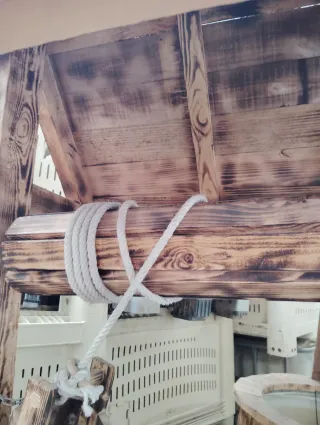 Pozo decorativo de madera para jardín