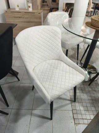 Taburete blanco rombos tela