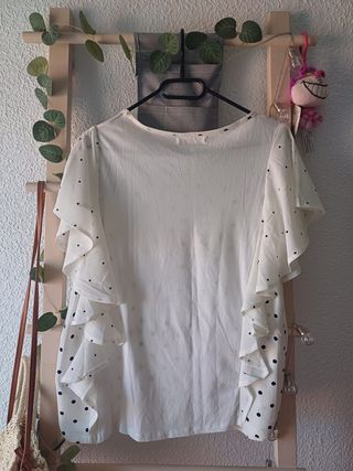 Blusa blanca topitos azul marino Sfera Nueva
