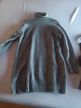 Vestido gris de punto