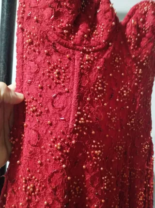 Abito/ sera pizzo e tempestato di pietre e perle.M
