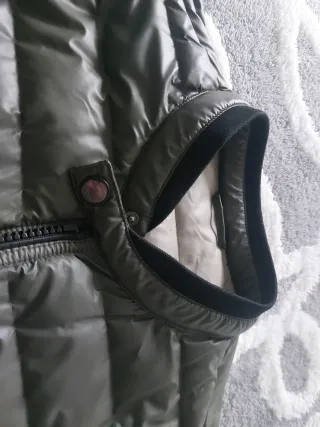 Cazadora acolchada verde oliva